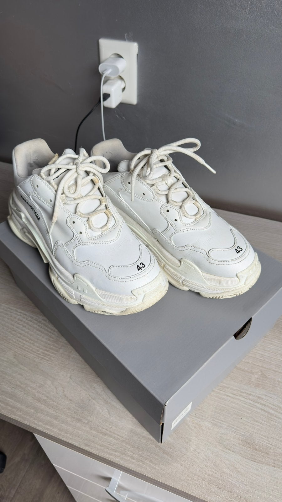Balenciaga Triple S maat 43 Wit, Kleding | Heren, Schoenen, Wit, Ophalen of Verzenden, Sneakers of Gympen, Zo goed als nieuw