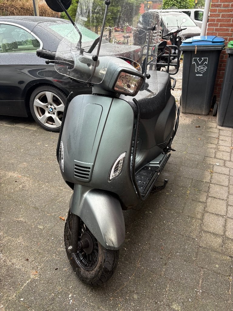 senzo rivalux scooter mat groen en zwarte valbeugels, Zo goed als nieuw, Benzine, Ophalen, Overige merken