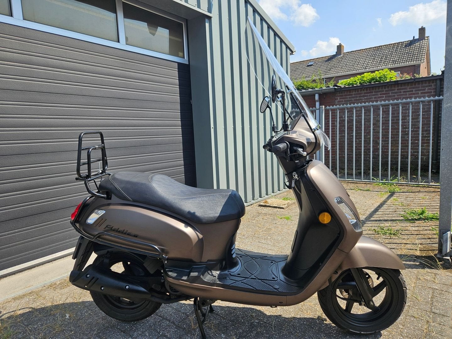 SYM FIDDLE 50 4T E4 BROM BJ 2021 TITANIUM 8640KM WINDSCHERM, SYM, Onbekend, Ophalen of Verzenden, Zo goed als nieuw