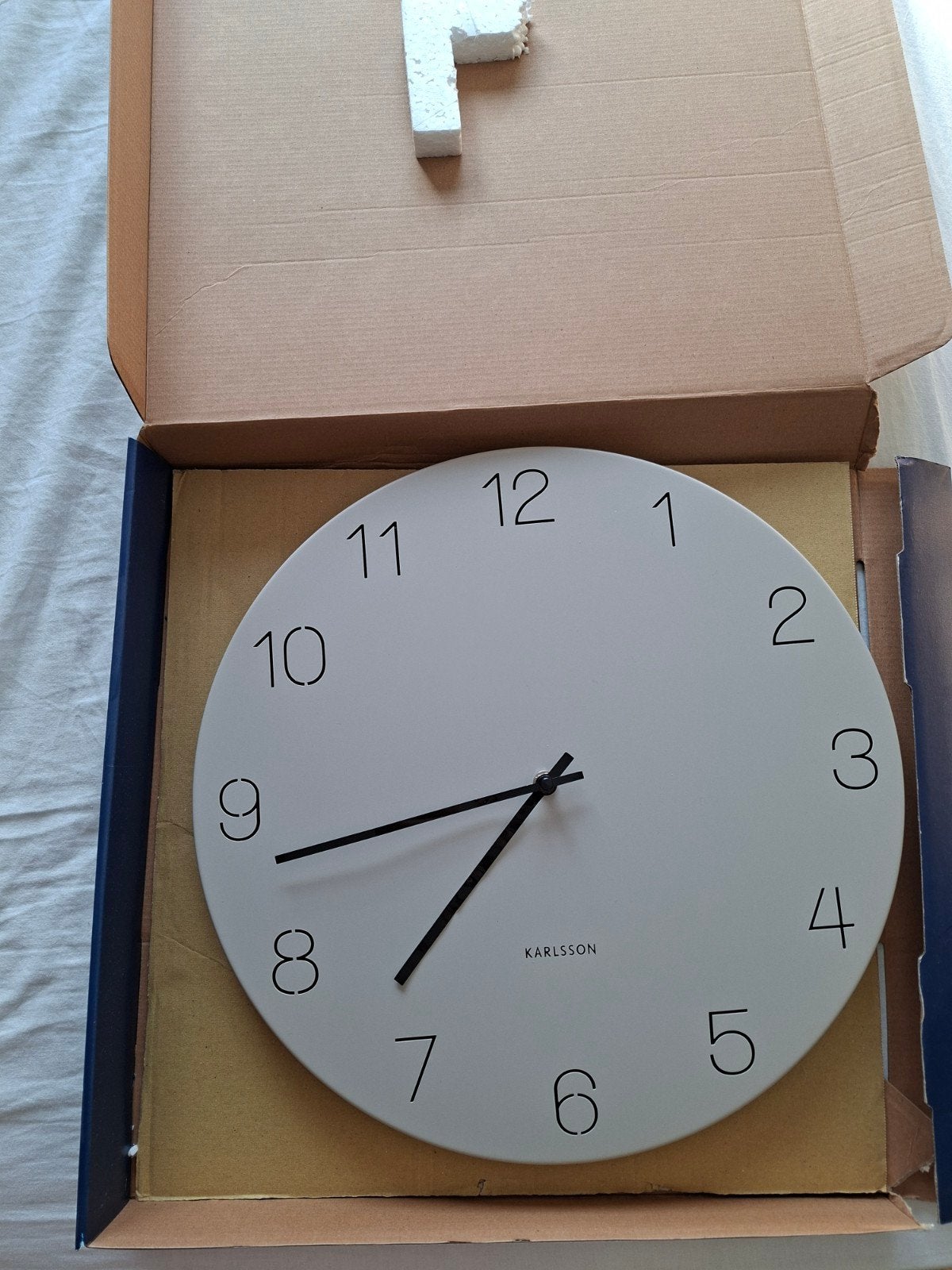 Wall clock Charm van Karlsson, Huis en Inrichting, Ophalen, Wandklok, Nieuw, Beige