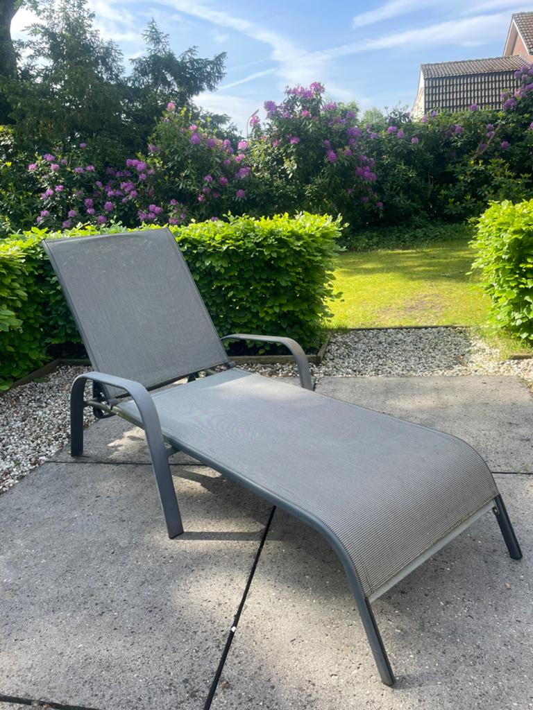 Comfortabel verstelbaar ligbed voor tuin of terras, Tuin en Terras, Ophalen, Gebruikt, Metaal, Verstelbaar