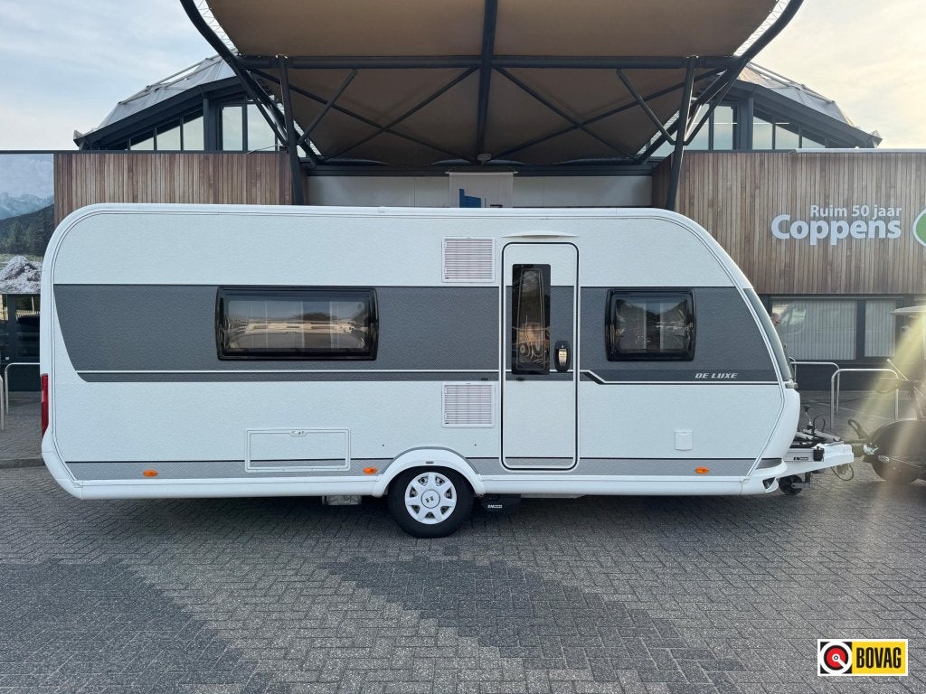 Hobby De Luxe 495 WFB 2018 MOVER + TENT + FIETSENDRAGER, Caravans en Kamperen, Caravans, Hobby, Bedrijf, Treinzit, Ringverwarming