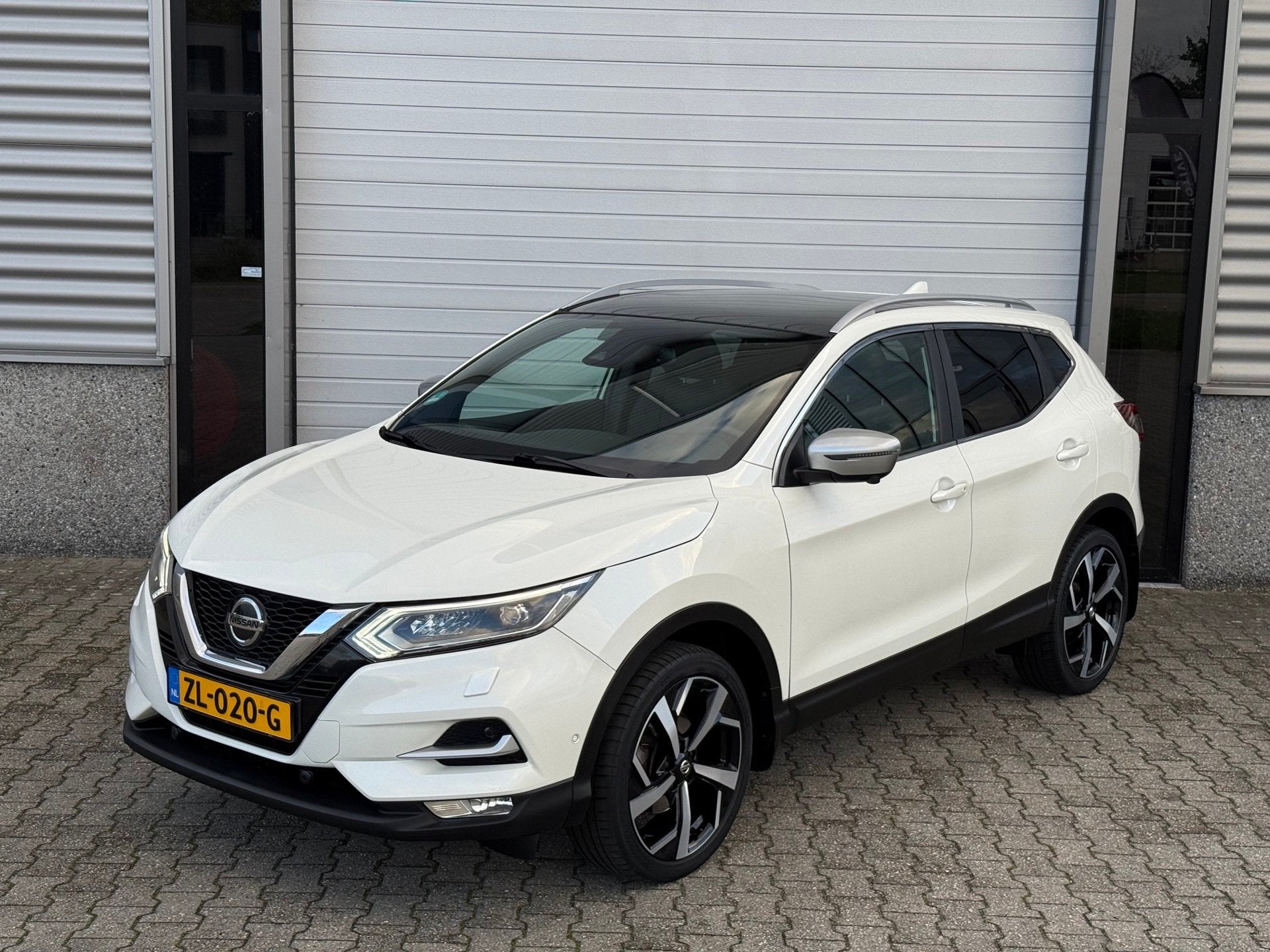 Nissan Qashqai 1.3 DIG-T Tekna + Pano Leder Memory stoelen, Voorwielaandrijving, 687 kg, Gebruikt, 4 cilinders