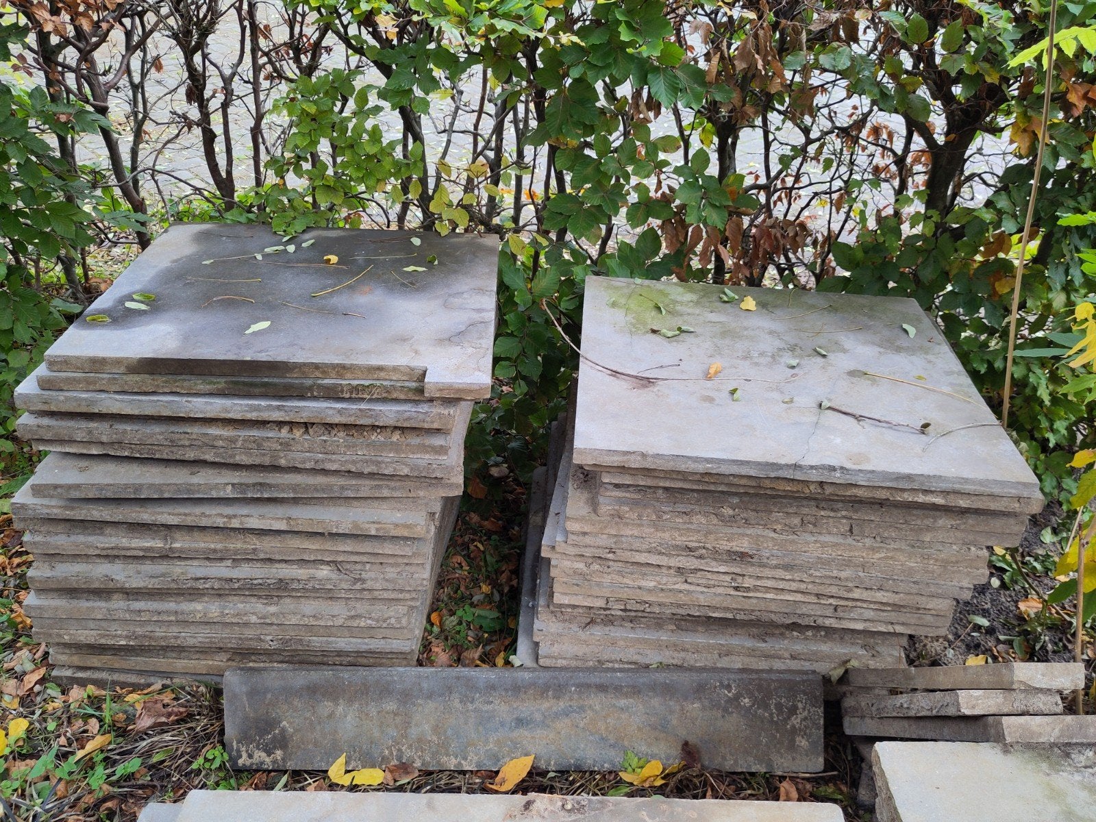 ca. 40 betontegels grijs 60x60 cm, Ophalen, Gebruikt, Beton, Terrastegels