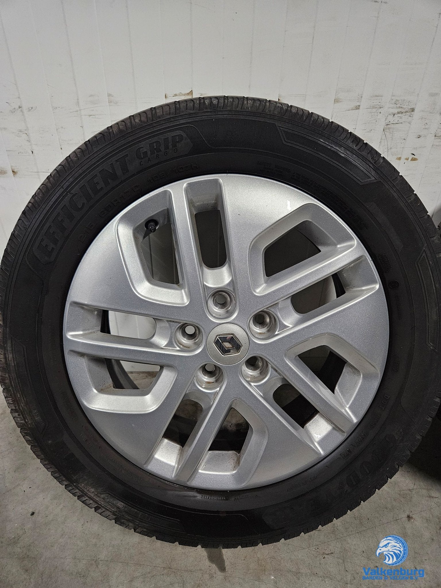 7mm! Originele Opel Vivaro 17 inch velgen 5x114,3 zomerbande, Auto-onderdelen, Banden en Velgen, -, -, Banden en Velgen, 17 inch
