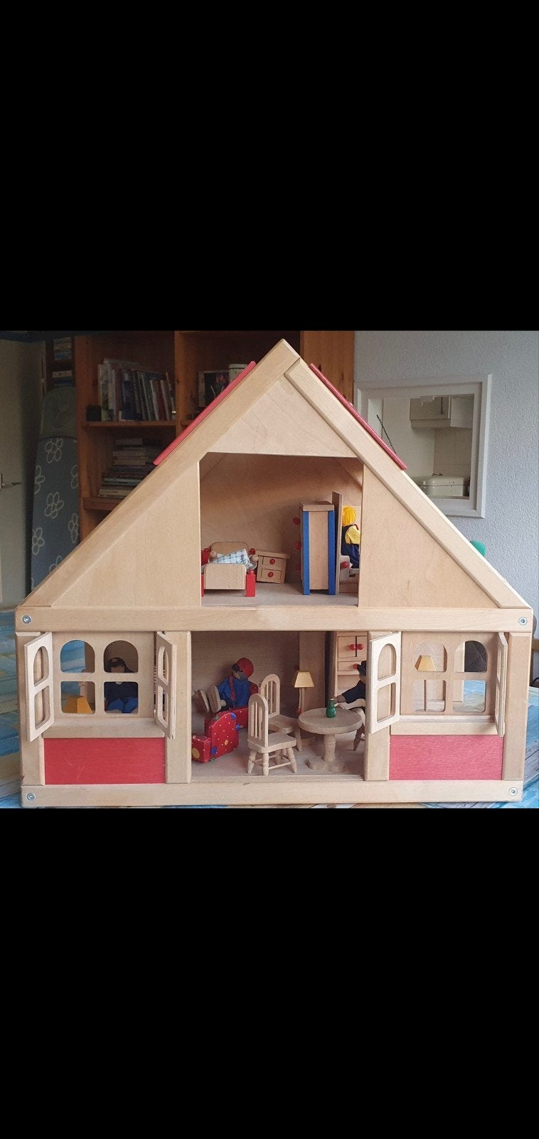 Houten poppenhuis, Ophalen, Zo goed als nieuw, Poppenhuis