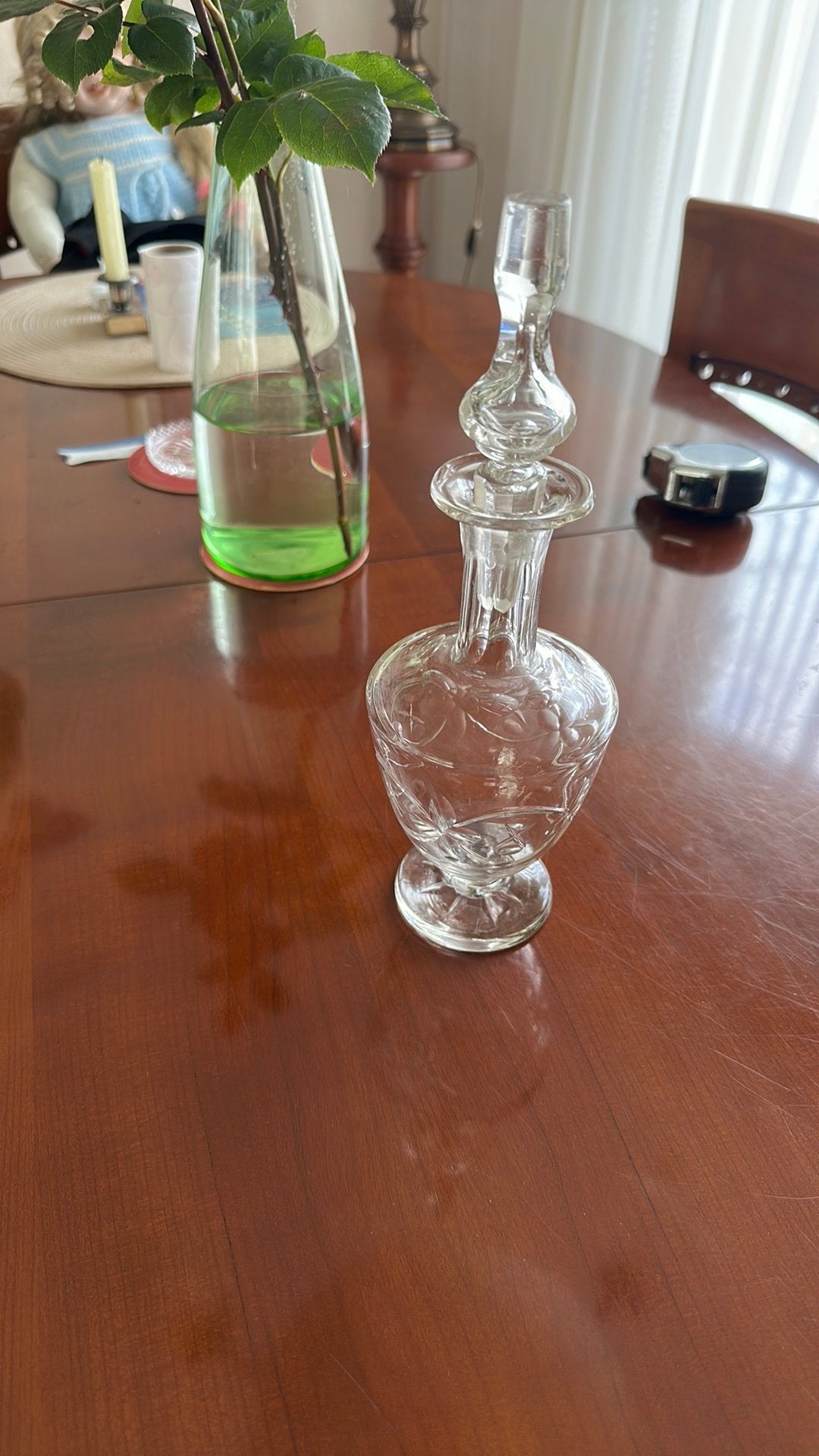 Karaf is bewerkt in het glas, Antiek en Kunst, Antiek | Glas en Kristal, Ophalen of Verzenden
