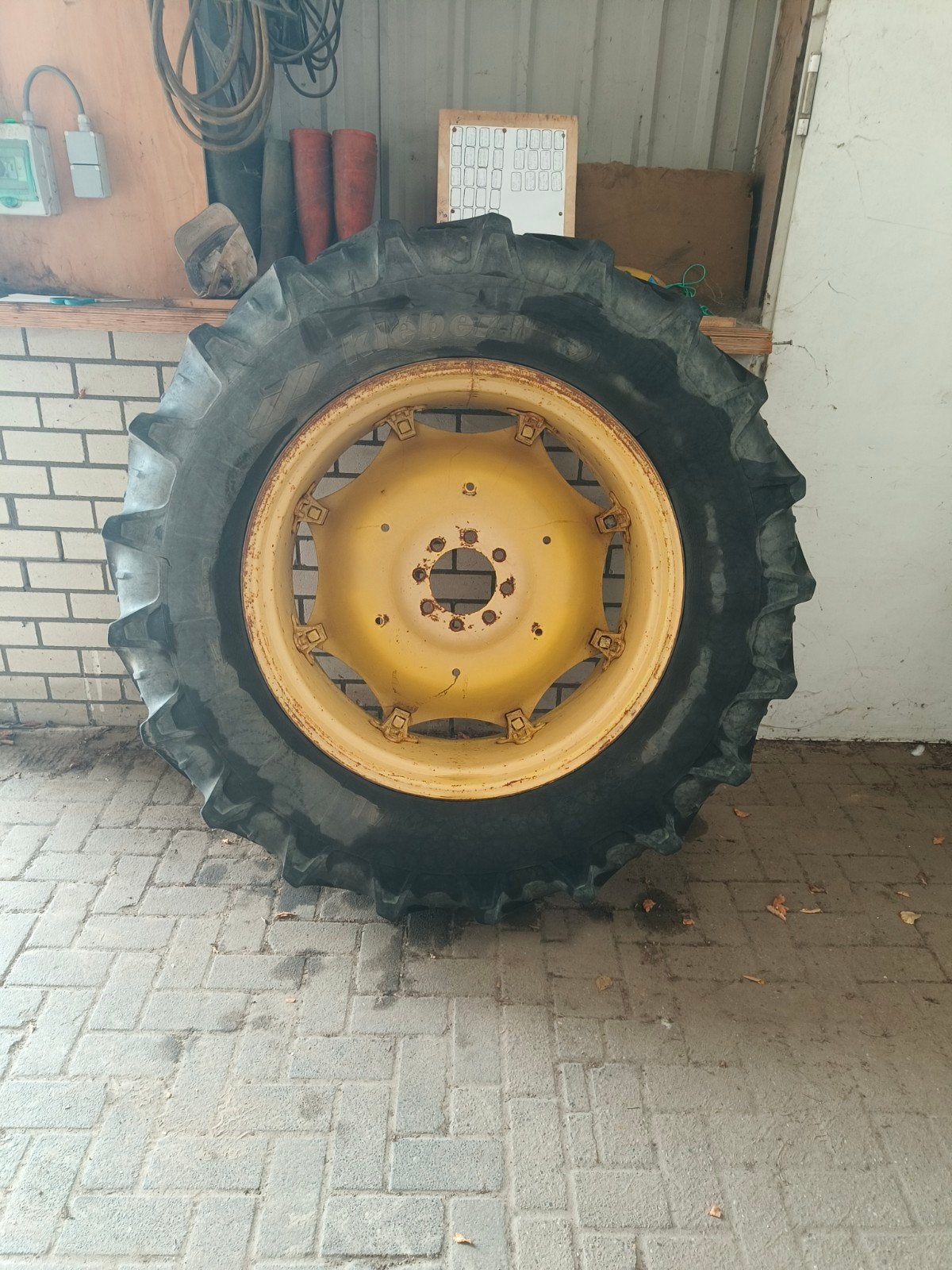 kleber 16.9 r34 John Deere velgen, Ophalen of Verzenden, Gebruikt