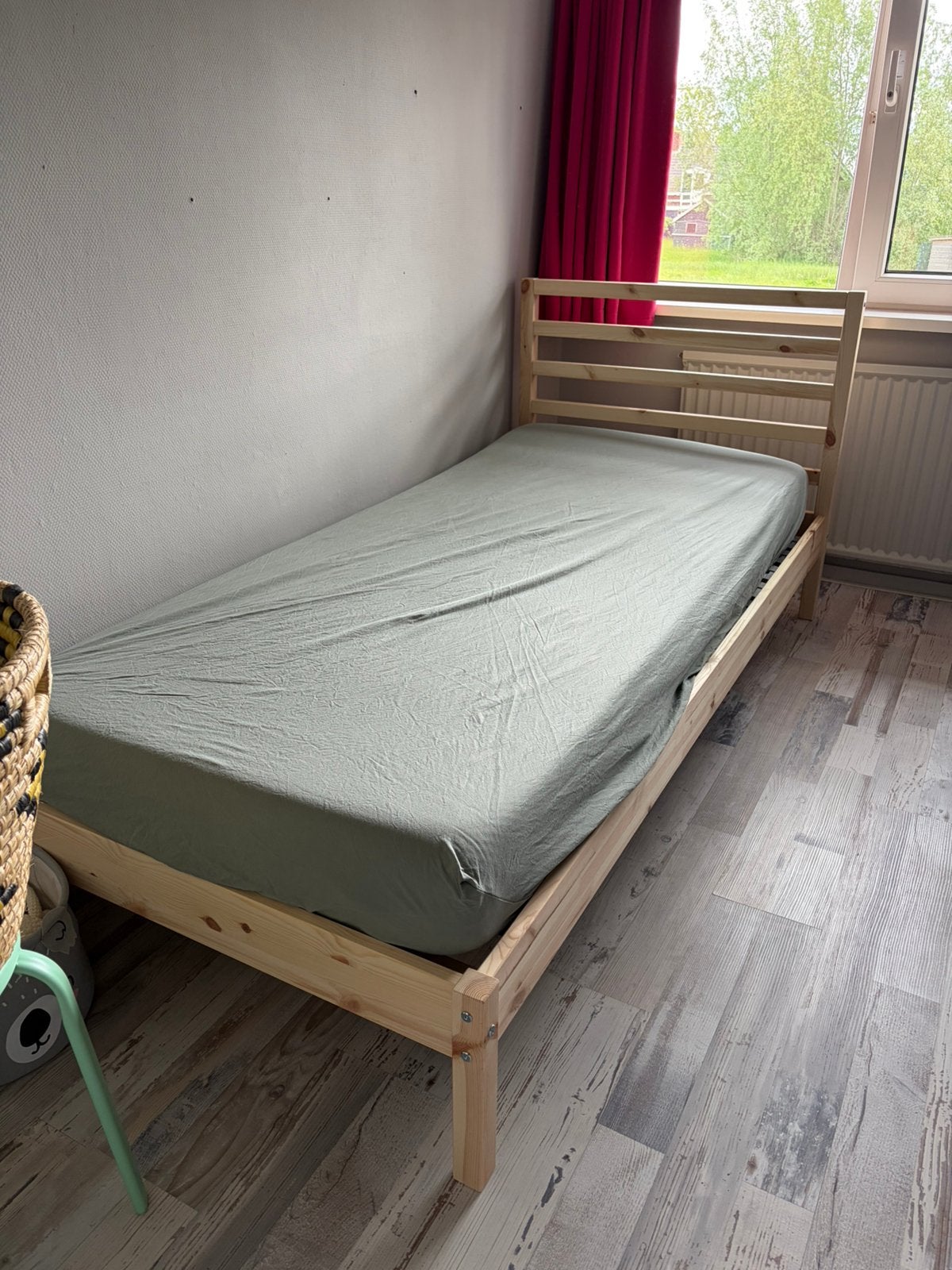Ikea bed 90x200, Huis en Inrichting, Slaapkamer | Bedden, Ophalen, 90 cm, Eenpersoons, Wit