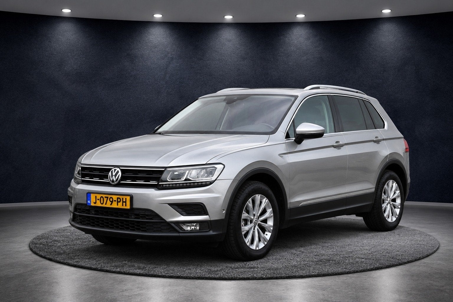 Volkswagen Tiguan 1.5 TSI ACT 150pk DSG 2019 Grijs, Stof, 4 cilinders, Bluetooth, 75 €/maand