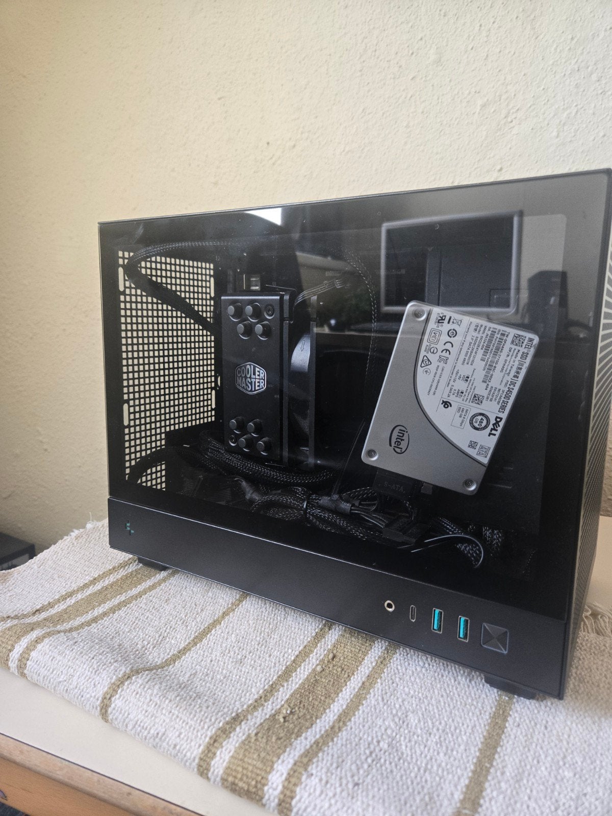 Compacte Mini Gaming PC - i5 9600KF, RX 5700XT, 16GB RAM, Ophalen, Gebruikt, Intel Core i5 9600KF, Custom Build