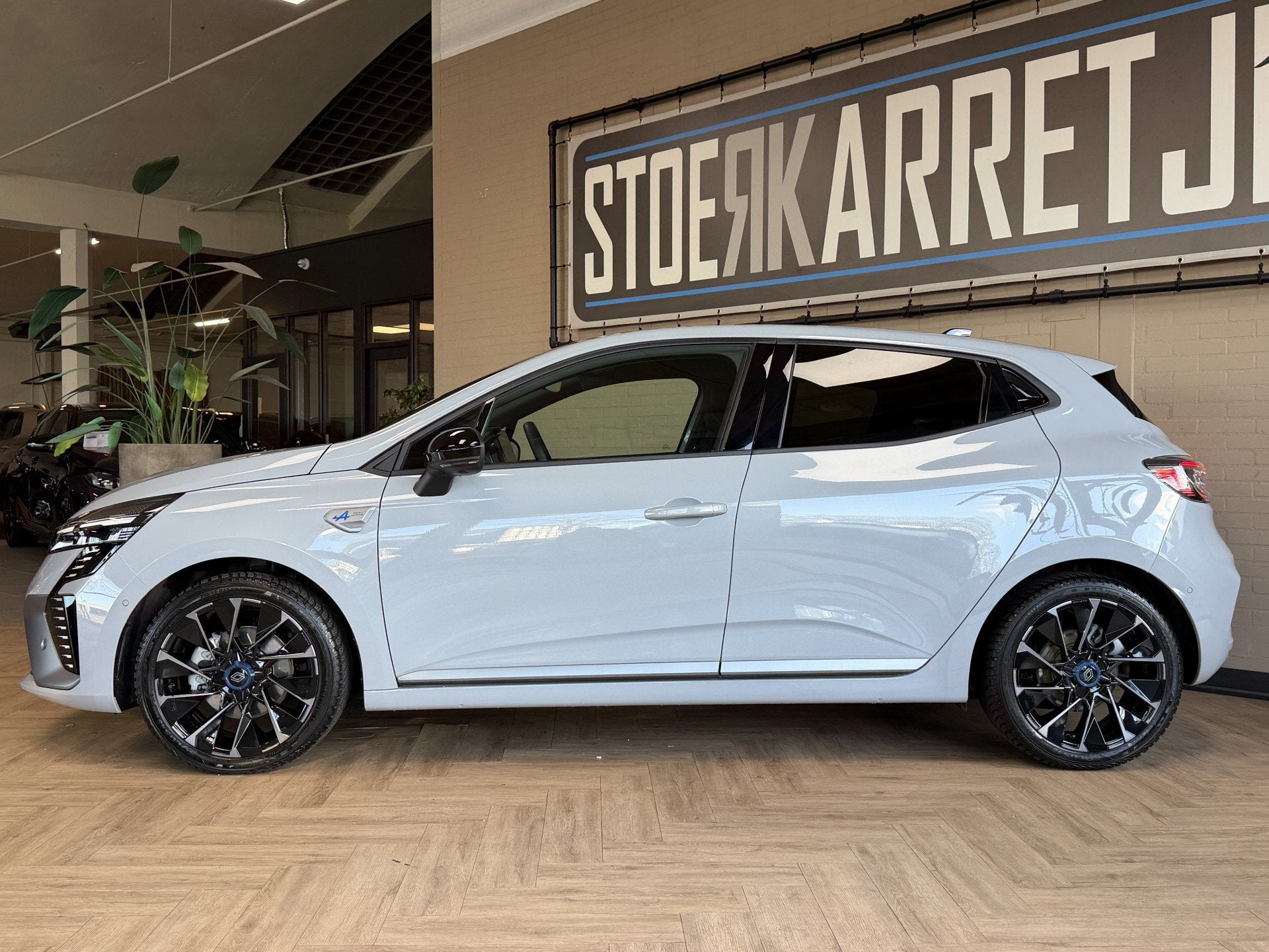 Renault Clio 1.6 E-Tech Full Hybrid 145 esprit Alpine | Groo, Auto's, Renault, 145 pk, Gebruikt, Zwart, 4 cilinders