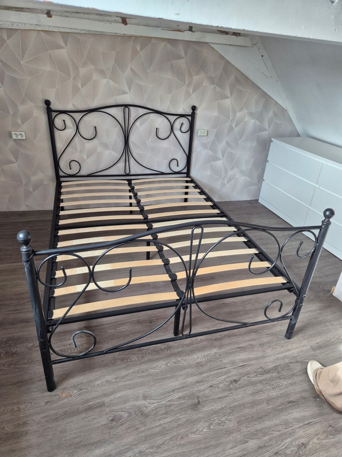 Tweepersoonsbed 140x200 cm - Zwart Metaal met Lattenbodem, Ophalen, Gebruikt, Zwart, Tweepersoons
