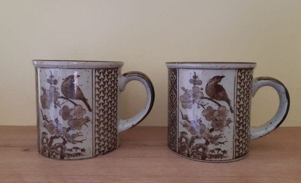 Vintage keramische mokken, vogeldecor, set van 2, Festival, Keramiek, Zo goed als nieuw, Overige stijlen, Mok