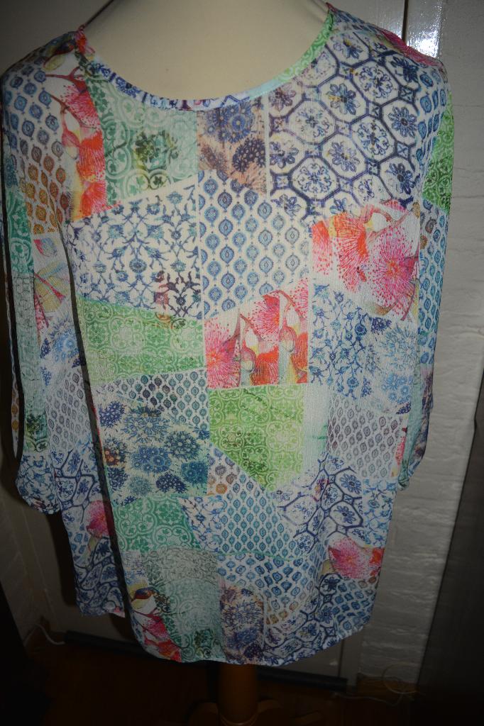Laura Kent, leuk kleurig zeer ruim tuniek. mt XXXL, Kleding | Dames, Blauw, Blouse of Tuniek, Ophalen of Verzenden, Zo goed als nieuw