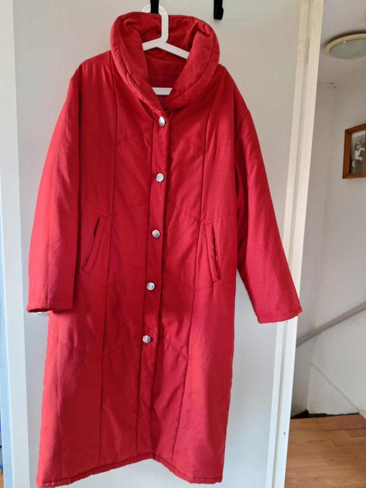Rode gewatteerde jas/mantel - Maat 44, Ophalen of Verzenden, Zo goed als nieuw, Maat 42/44 (L), Rood