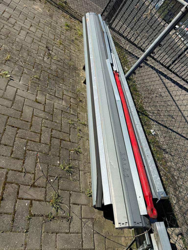 Rolluik/ garagedeur, Ophalen, Zo goed als nieuw