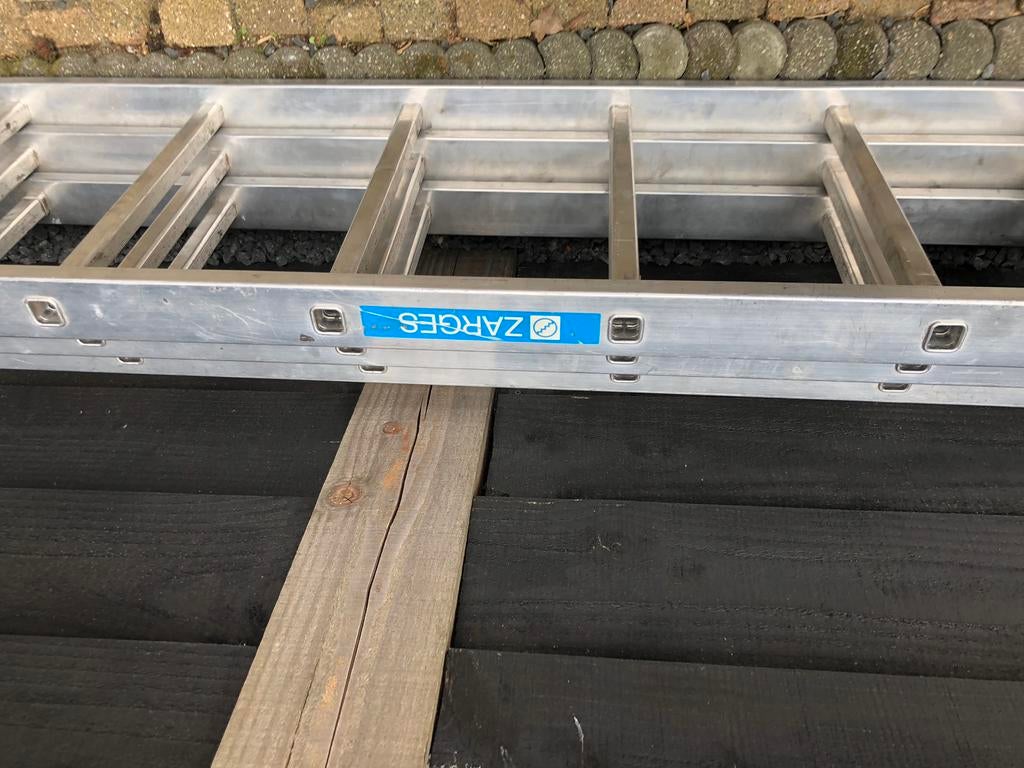 Uit schuifladder, Doe-het-zelf en Verbouw, Ladders en Trappen, Ophalen, Zo goed als nieuw, 4 meter of meer