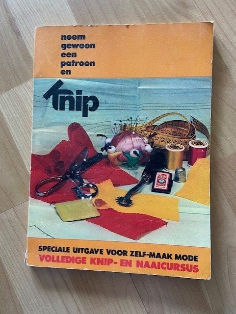 KNIP zelfmaakmode - Volledige knip- en naaicursus, Ophalen of Verzenden, Gebruikt, Vrouw, Knipmode