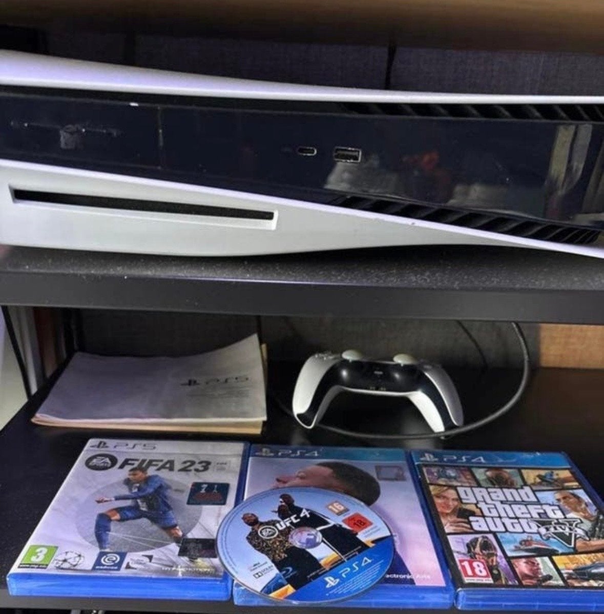 PlayStation 5 Disc Edition met 3 games, Vanaf 18 jaar, 2 spelers, Eén computer, Ophalen of Verzenden