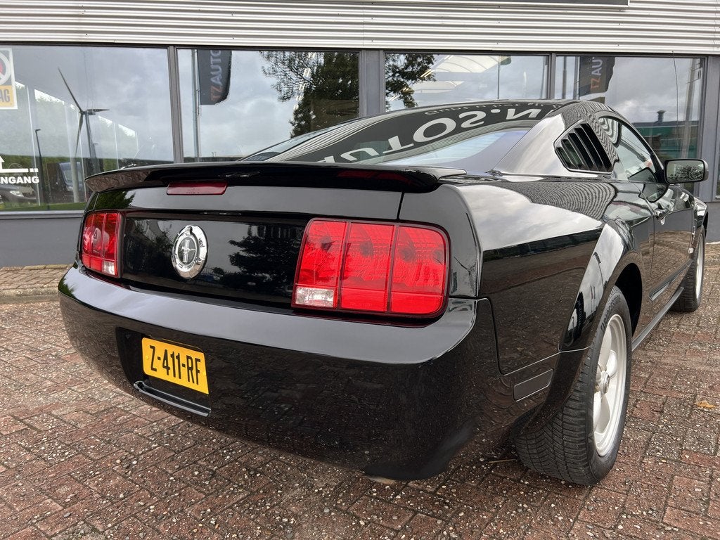 Ford USA Mustang 4.0 V6 Automaat (bj 2007), Auto's, Gebruikt, 4 stoelen, Multifunctioneel stuurwiel, Zwart