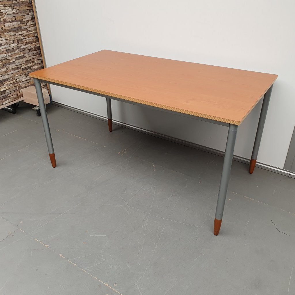 Artifort Lande kantoortafel - 140x80 cm, Niet ingevuld, Gebruikt, Niet ingevuld, Niet ingevuld