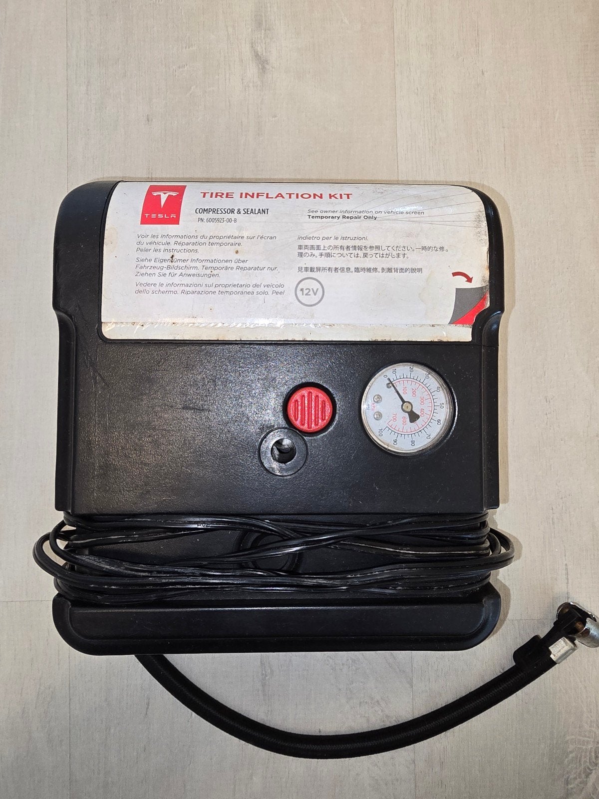 TESLA tire inflation kit - Compressor 12V, Ophalen of Verzenden, Gebruikt