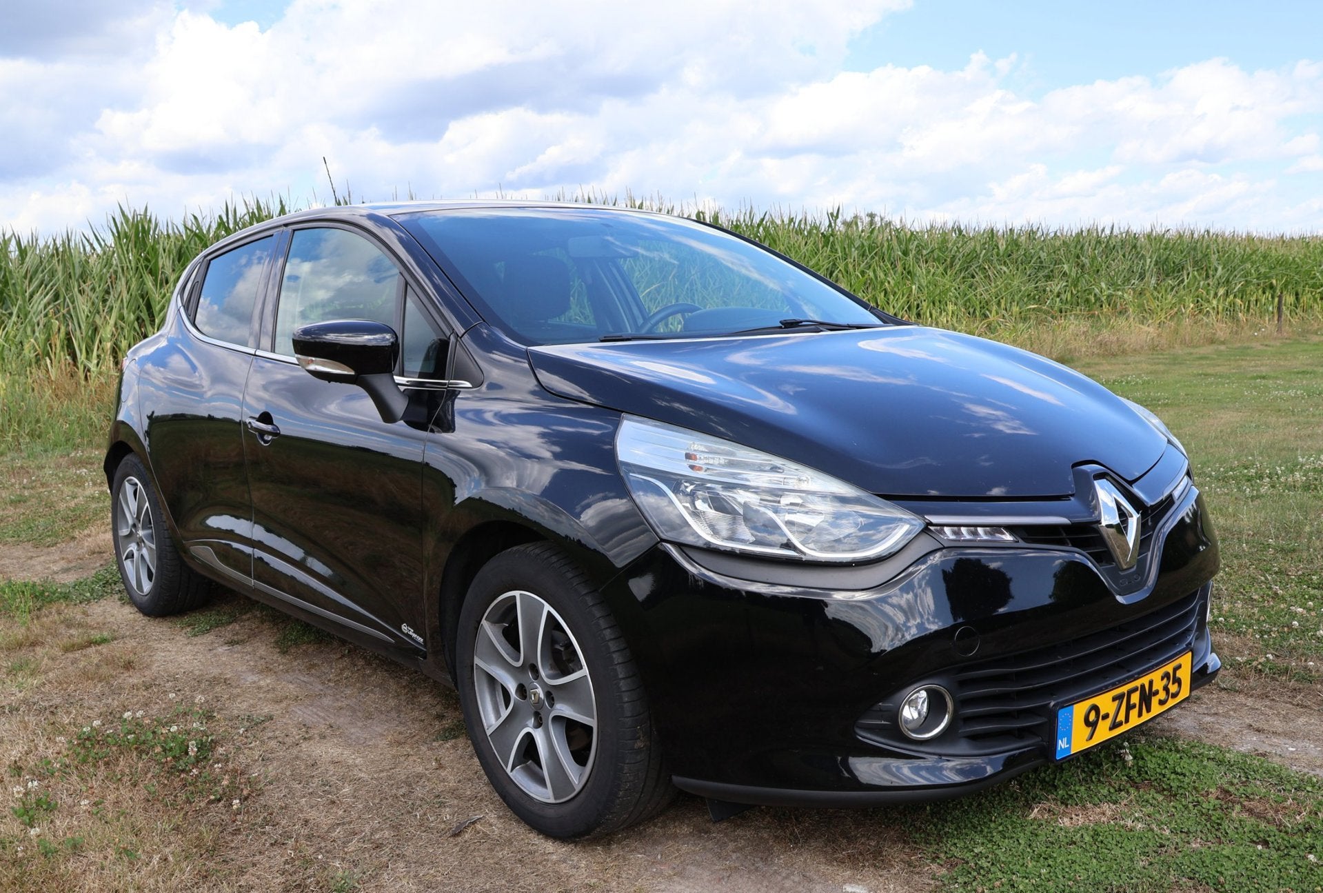 Renault Clio 0.9 TCe ECO Night&Day|Trekhaak|Bluetooth|Dealer, Voorwielaandrijving, Stof, Zwart, 540 kg