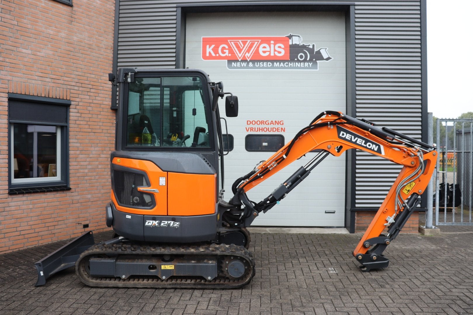 Develon DX27Z-7, Graafmachine