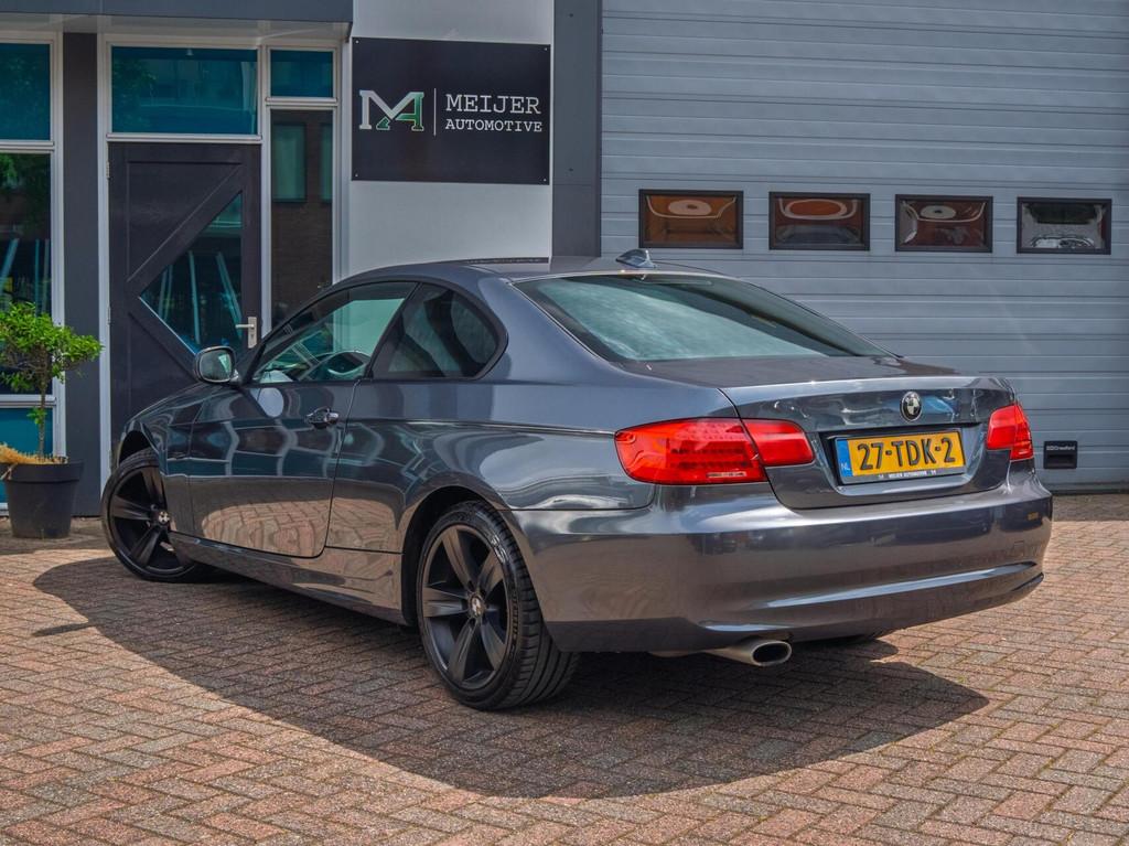 BMW 320i Edition Exclusive|Aut.|Navi|Sportstoelen|Stoelv.|M-, Automaat, Euro 5, 4 cilinders, 4 stoelen