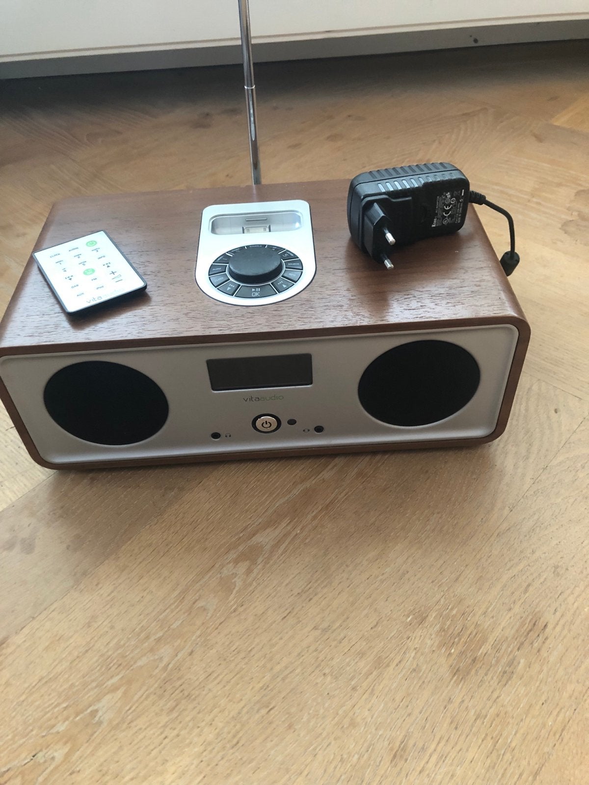 Vita Audio R2i Tafelstereo met iPod-dock en afstandsbedienin, Ophalen of Verzenden, Zo goed als nieuw, Radio