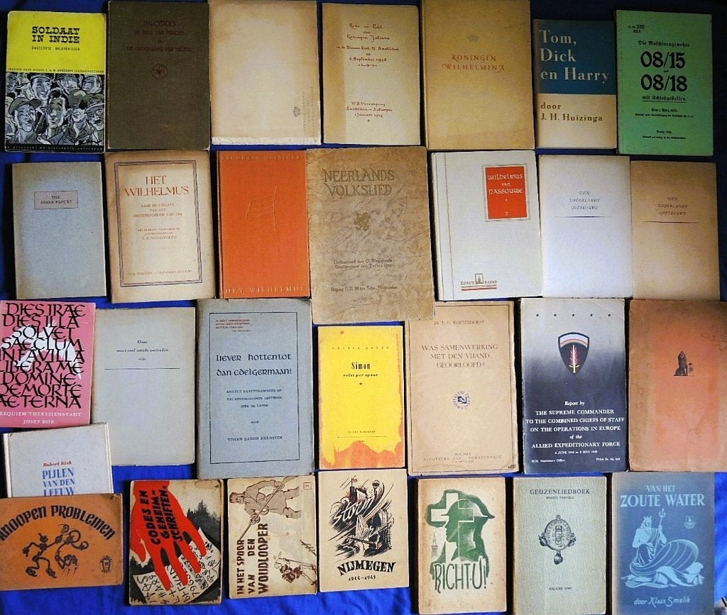 Boekencollectie rond leger, WO II, koninklijk huis, scouting, Boeken, Overige onderwerpen, A. Nonymus, Ophalen, Tweede Wereldoorlog