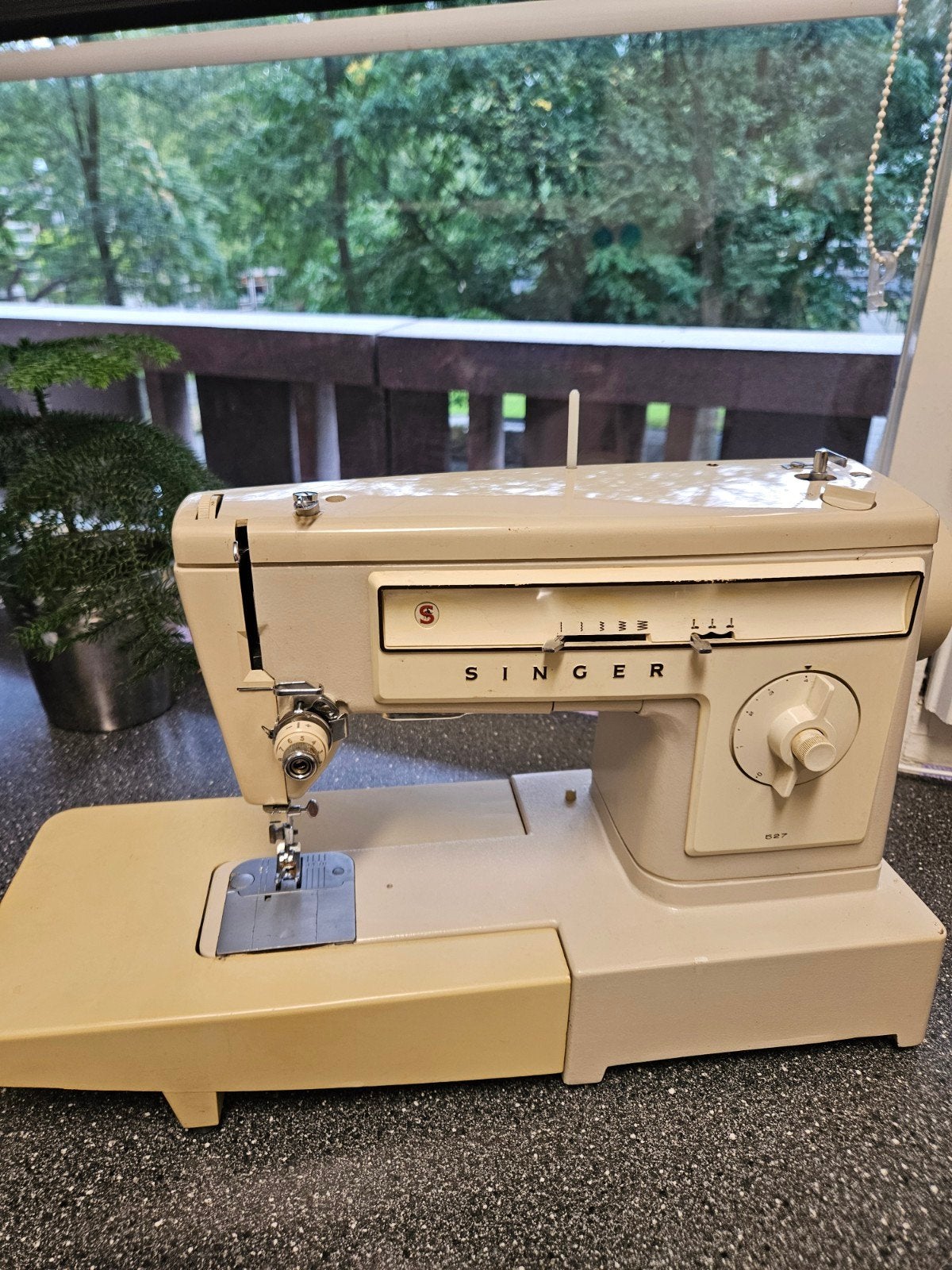 Singer naaimachine ( vintage) uit de jaren 70. Model 527, Ophalen of Verzenden