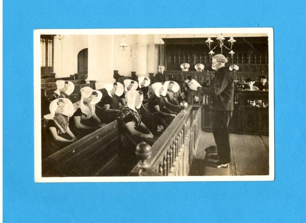 Zuid-Beveland klederdracht :kleding van Protestanten 1930, Verzenden, 1920 tot 1940, Gelopen, Zeeland