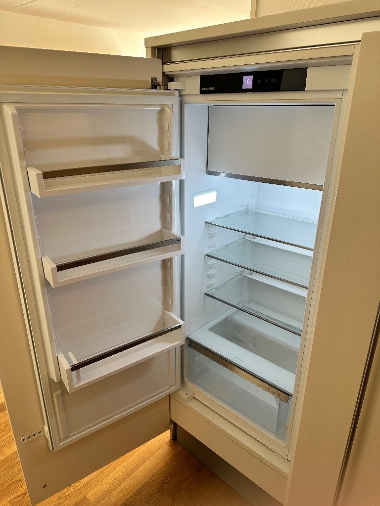 Ijskast inbouw 123 cm hoog. Met vriesvak, Witgoed en Apparatuur, Koelkasten en IJskasten, Ophalen, 120 tot 140 cm, 200 liter of meer