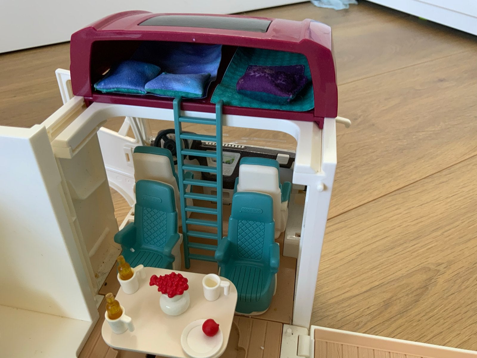 Schleich Paarden Camper met Accessoires en Paarden, Ophalen of Verzenden, Gebruikt