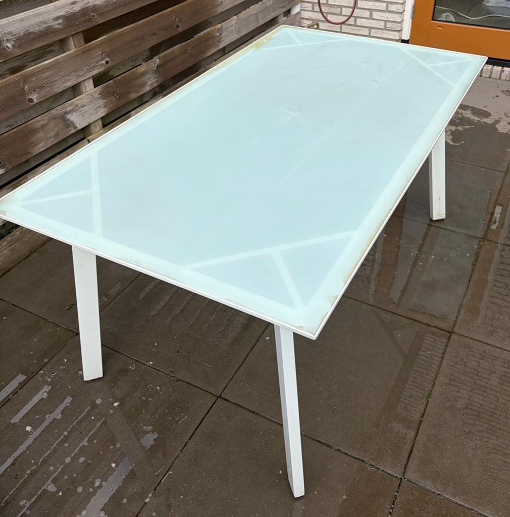 Tuintafel met matglazen blad, Tuin en Terras, Ophalen, Gebruikt, Rechthoekig, Metaal