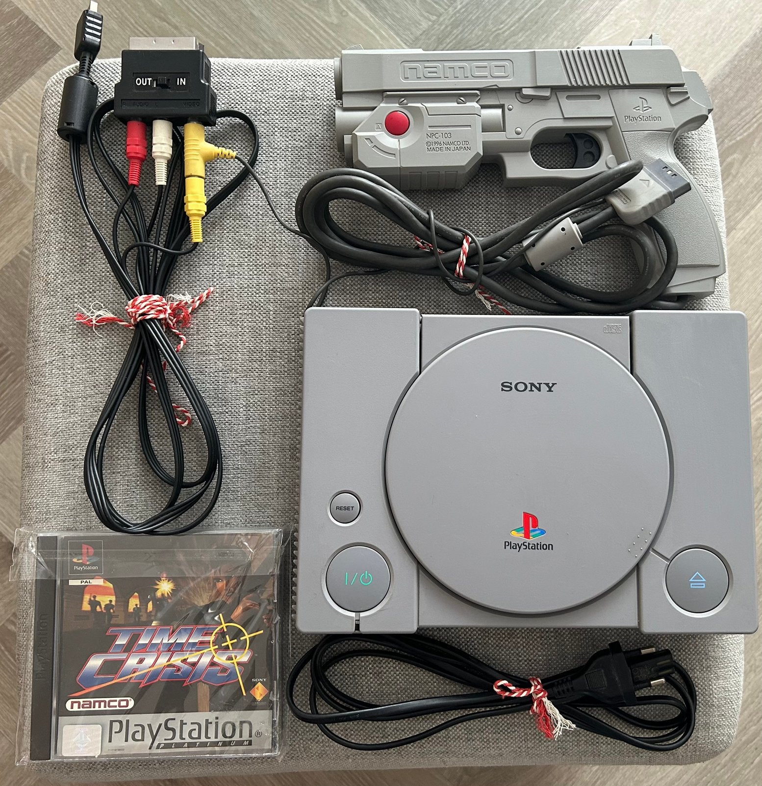 Playstation 1 spelcomputer SCPH-9002  G-Con 45 Light Gun PS1, Ophalen of Verzenden, Zo goed als nieuw, Met 2 controllers