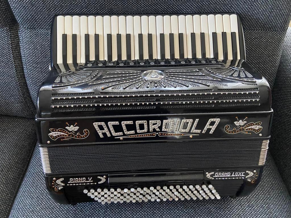 Accordiola Piano V met midi-cassotto, Gebruikt, Met koffer, Accordiola, 120-bas