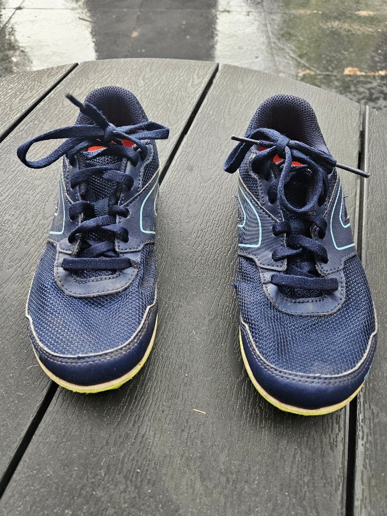 Kalenji hardloopschoenen spikes maat 36, Sport en Fitness, Loopsport en Atletiek, Overige merken, Gebruikt, Ophalen of Verzenden
