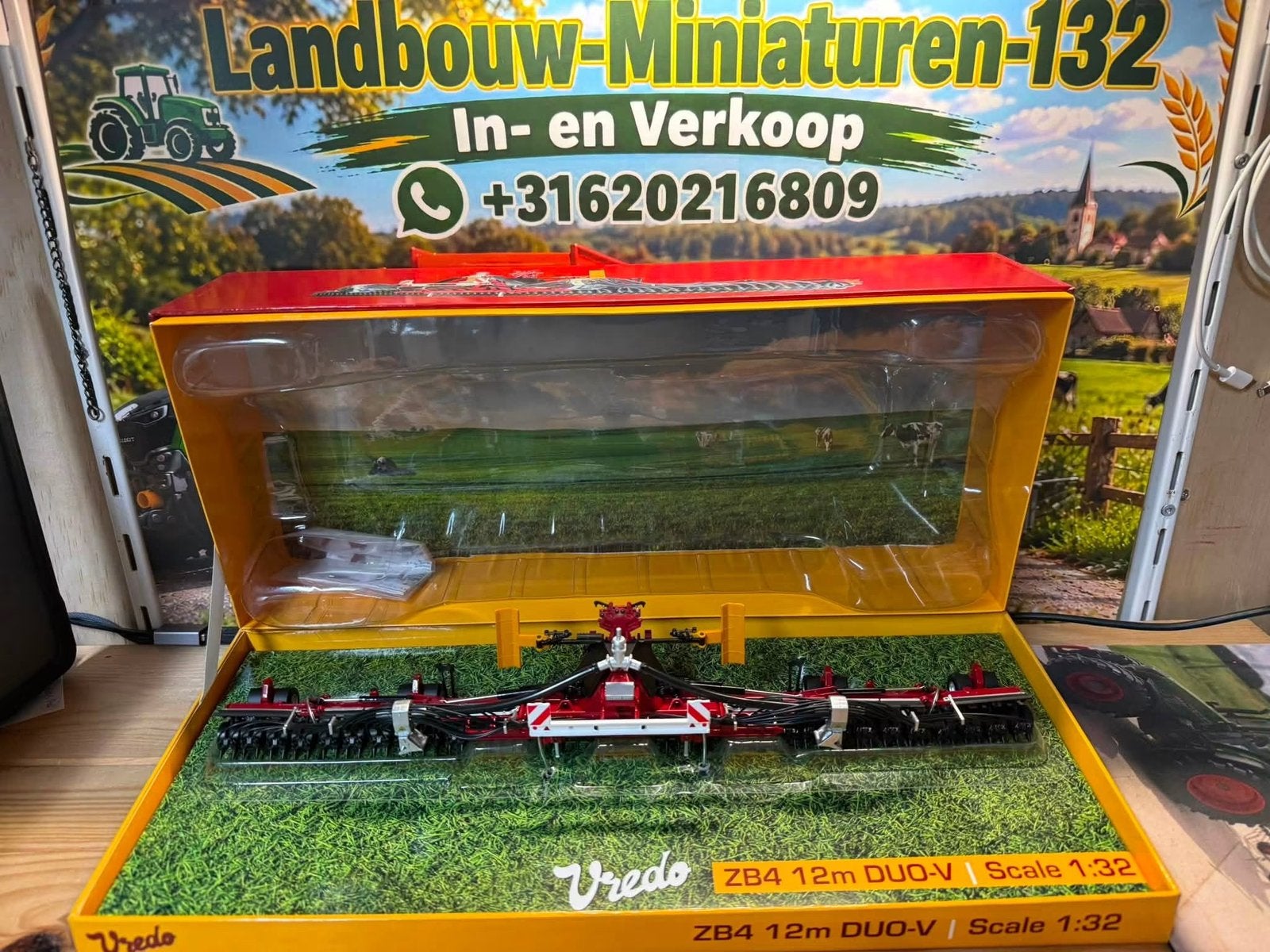 VREDO ZB4 12M DUO-V LIMITED EDITION — UH6828, Hobby en Vrije tijd, Ophalen of Verzenden, Nieuw, Tractor of Landbouw, SIKU