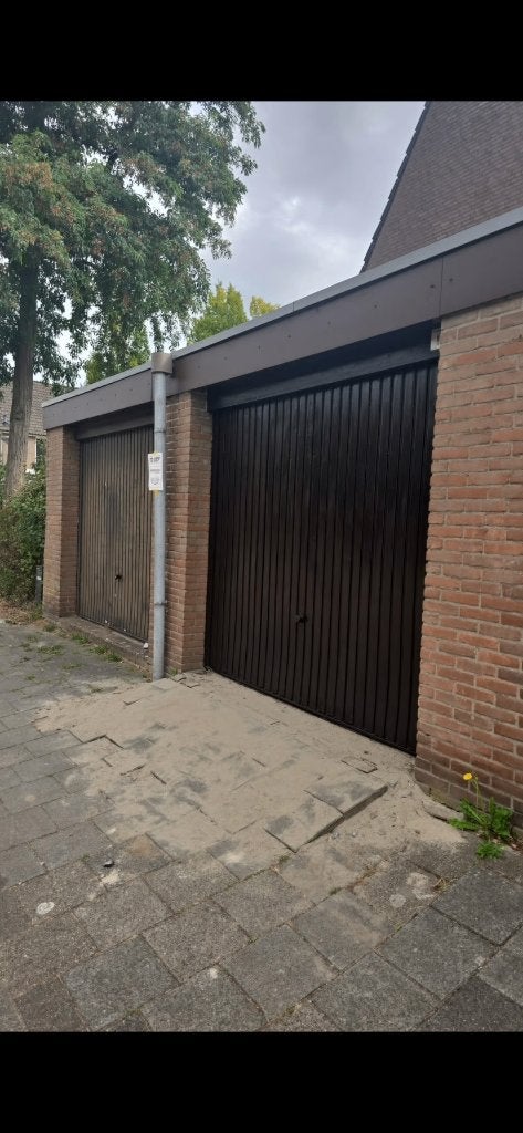 Garagebox te huur Zwijndrecht, Auto diversen