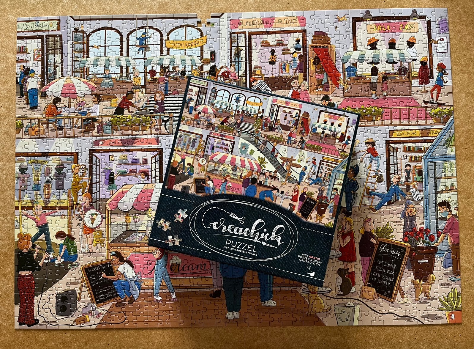 Leuke puzzel van CreaChick, 1000 stukjes, 1 st. ontbreekt, Ophalen of Verzenden, 500 t/m 1500 stukjes, Gebruikt, Legpuzzel