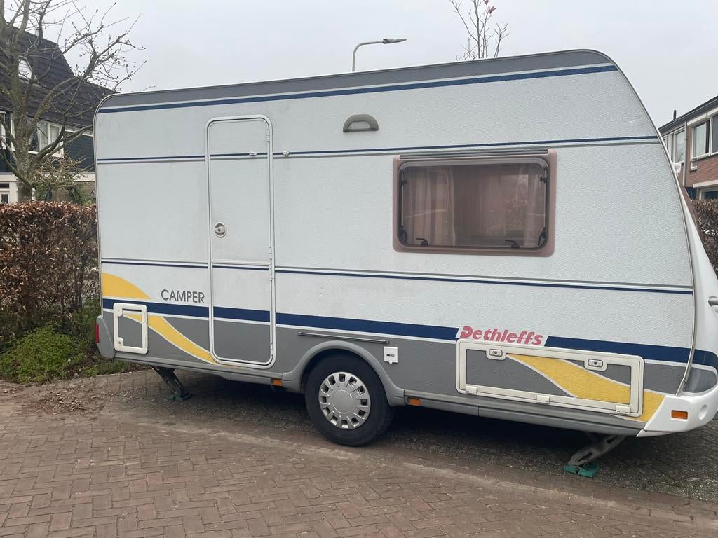 Dethleffs Camper 395HK - Compacte caravan, Caravans en Kamperen, Caravans, Standaardzit, Omvormbare zithoek, Particulier, Gascomfoor