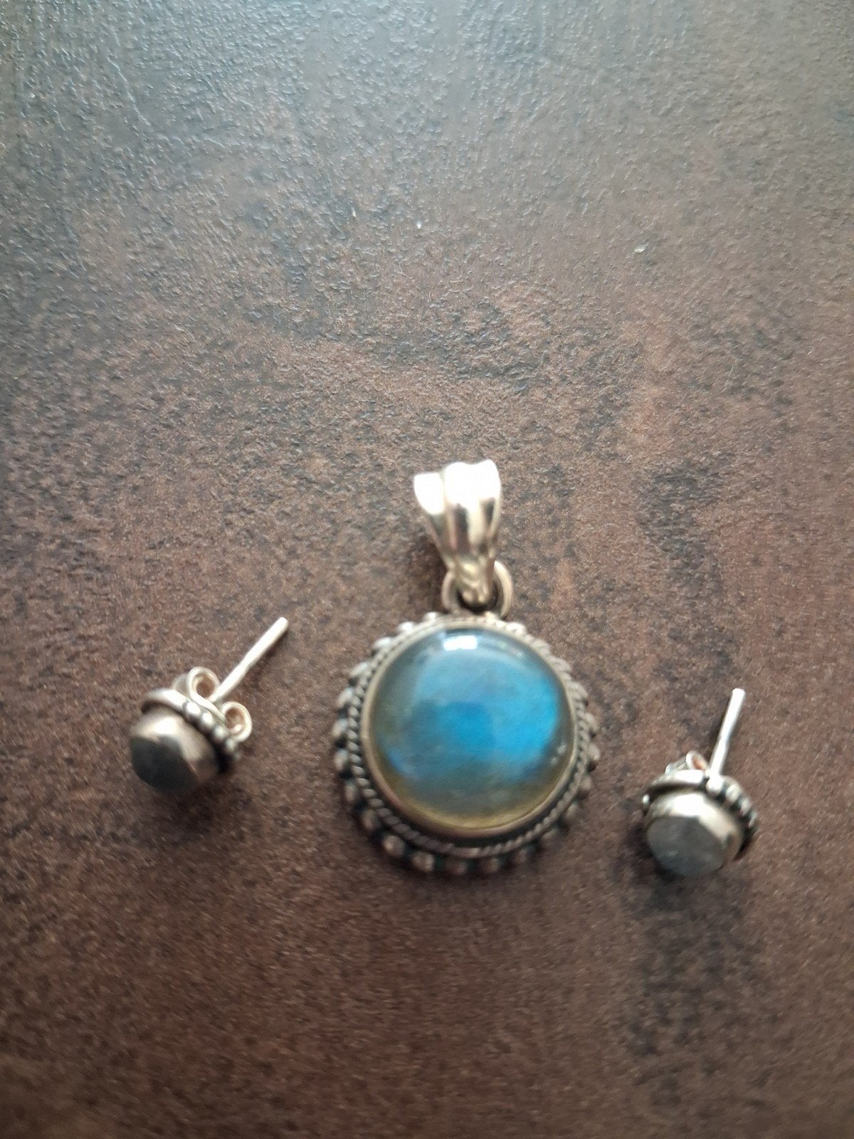 Prachtige set: kettinghanger en oorstekers Labradoriet, Overige voorstellingen, Blauw, Nieuw, Ophalen of Verzenden