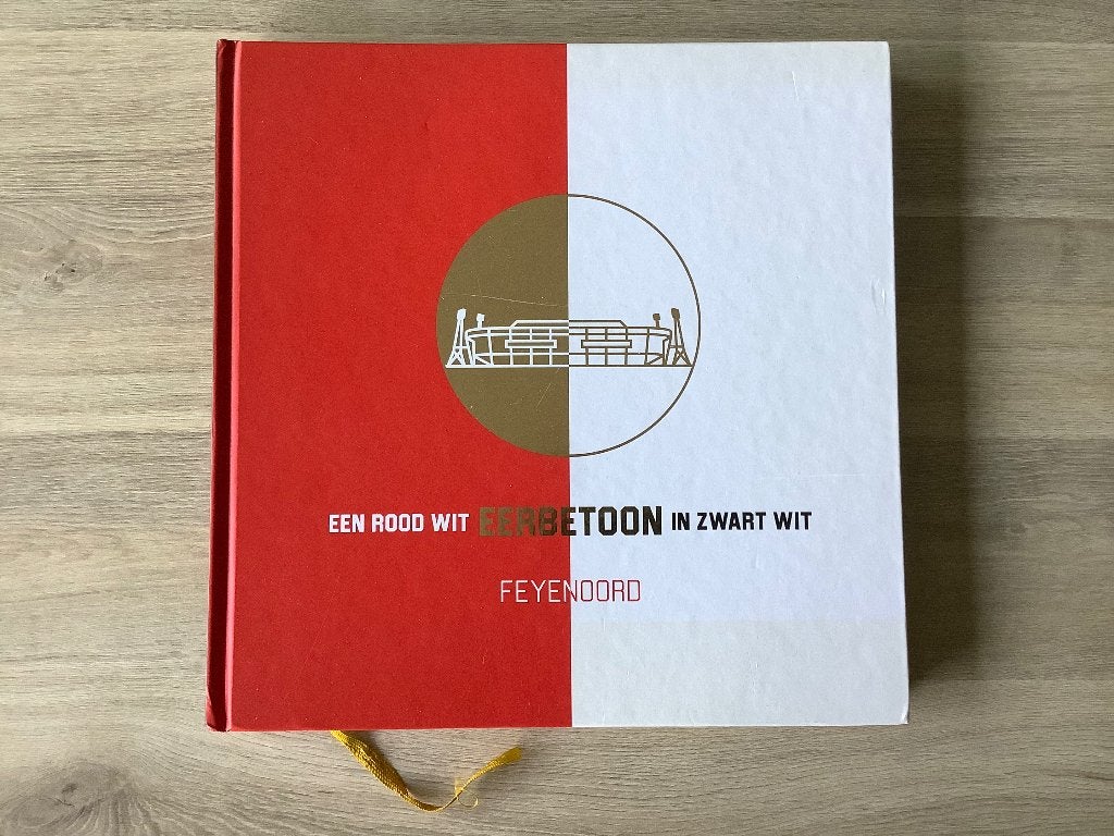 Feyenoord - Een rood wit eerbetoon in zwart wit, Ophalen of Verzenden, Zo goed als nieuw, Feyenoord, Boek of Tijdschrift