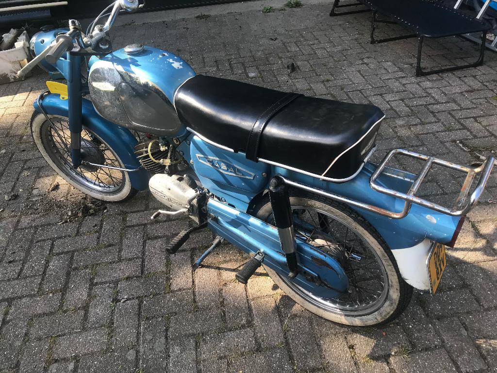 Casal, Maximaal 45 km/u, 49 cc, 4 versnellingen, Ophalen