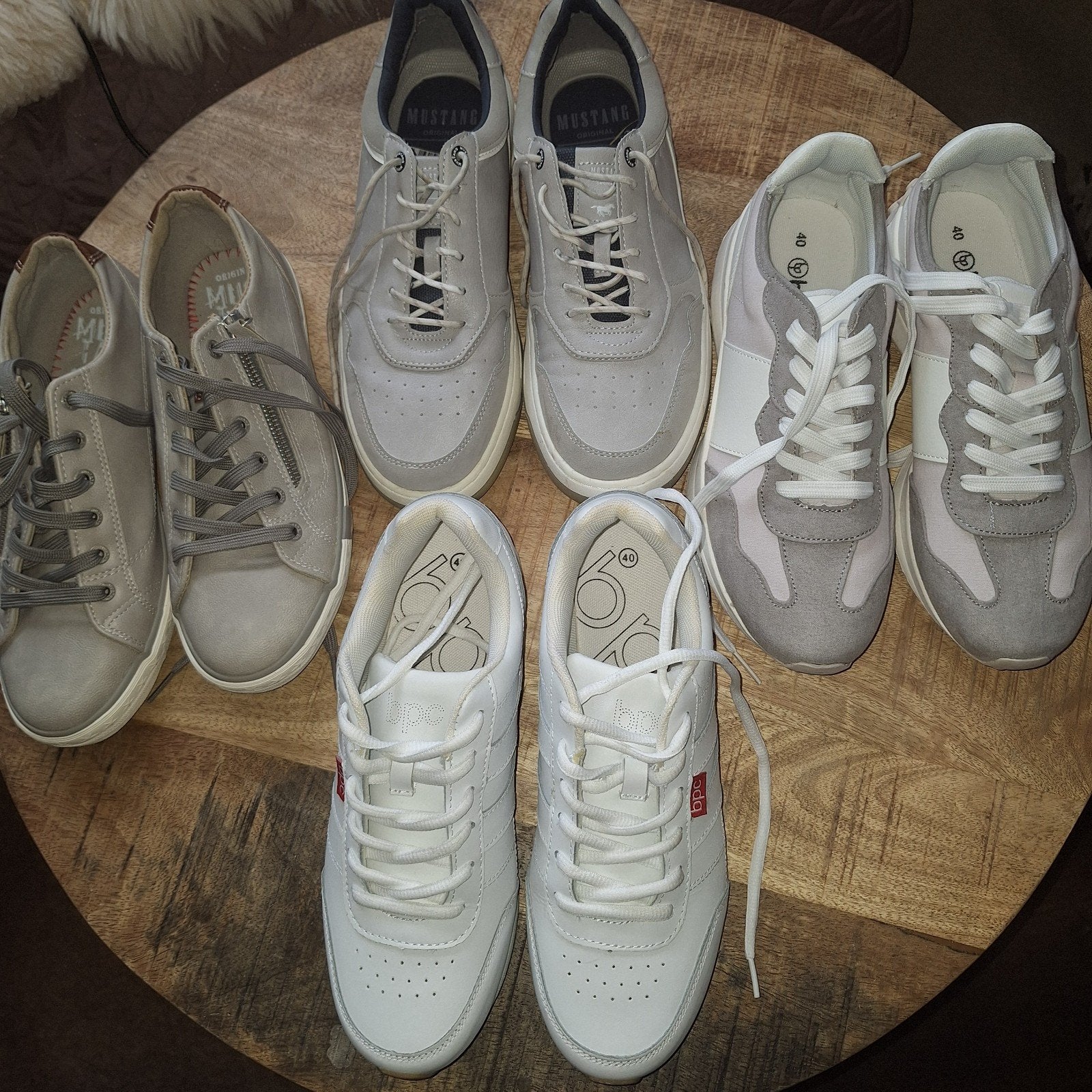 sport schoenen maat 40, Wit, Nieuw, Ophalen of Verzenden, Sneakers of Gympen