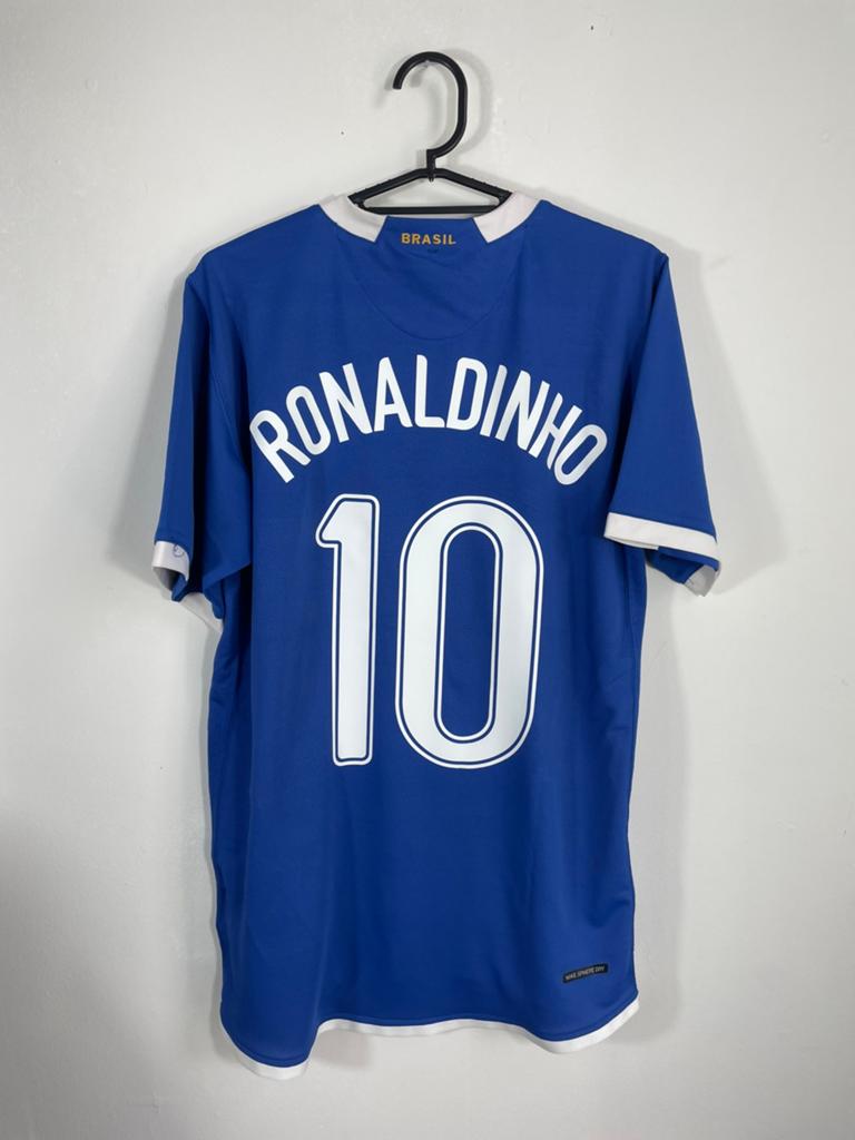 Origineel Brazilië 2006 uit shirt. Ronaldinho. Maat M., Sport en Fitness, Voetbal, Maat M, Ophalen of Verzenden, Zo goed als nieuw