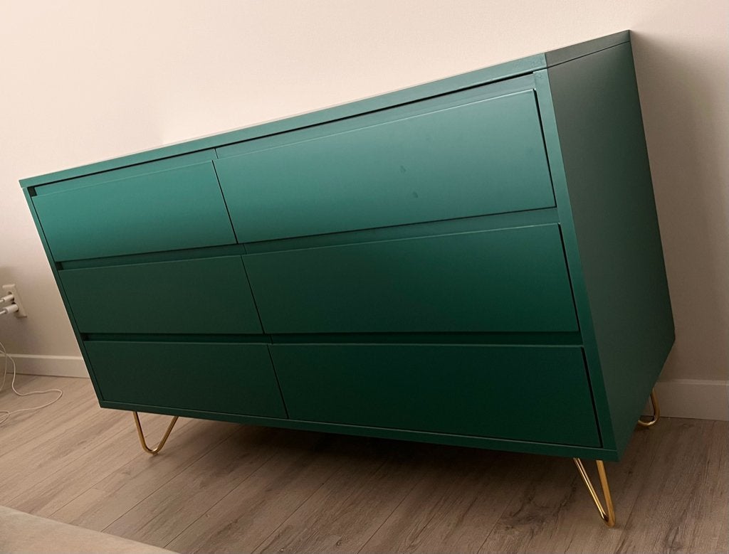 Donkergroene commode/ ladekast met gouden poten 120x40x70, Ophalen, 50 tot 100 cm, Zo goed als nieuw, 3 of 4 laden
